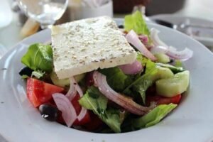 Can Cats and Dogs Eat Spinach, Lettuce, and Swiss Chard?